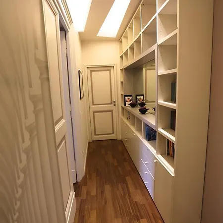 Lr Apartment