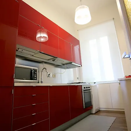 Lr Apartment Apartman *